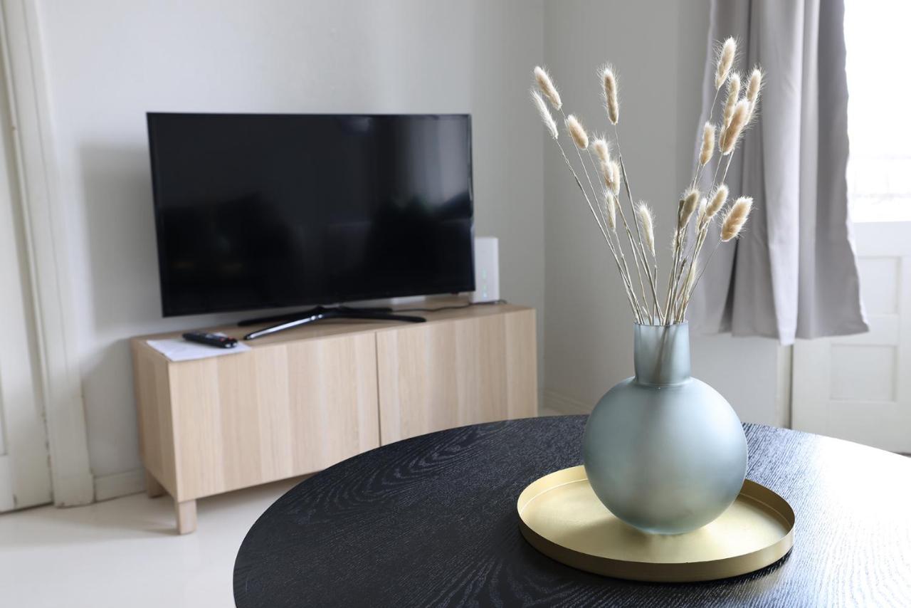 2Ndhomes City Center 2Br Apartment With Balcony And Sauna By Kaisaniemi Park Helsínquia Exterior foto