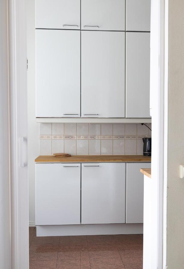 2Ndhomes City Center 2Br Apartment With Balcony And Sauna By Kaisaniemi Park Helsínquia Exterior foto
