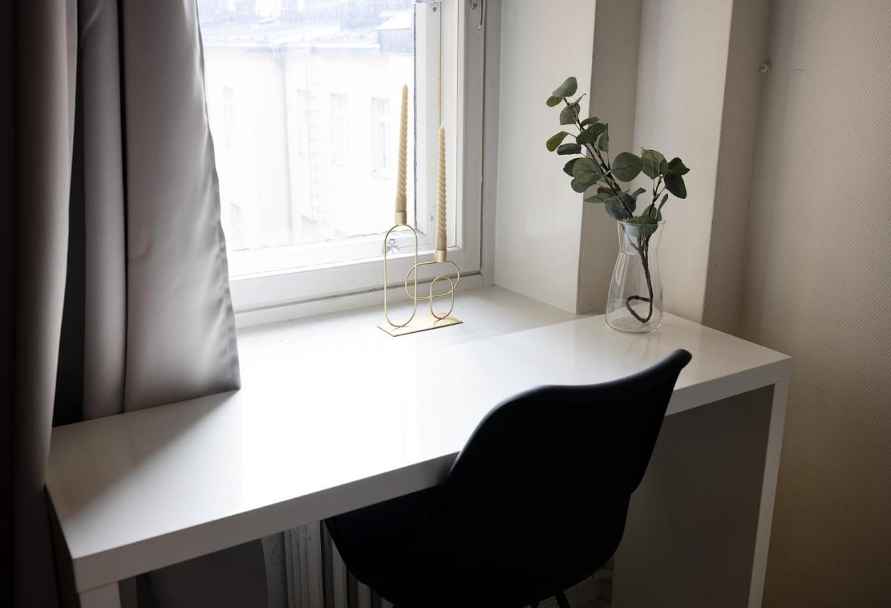 2Ndhomes City Center 2Br Apartment With Balcony And Sauna By Kaisaniemi Park Helsínquia Exterior foto