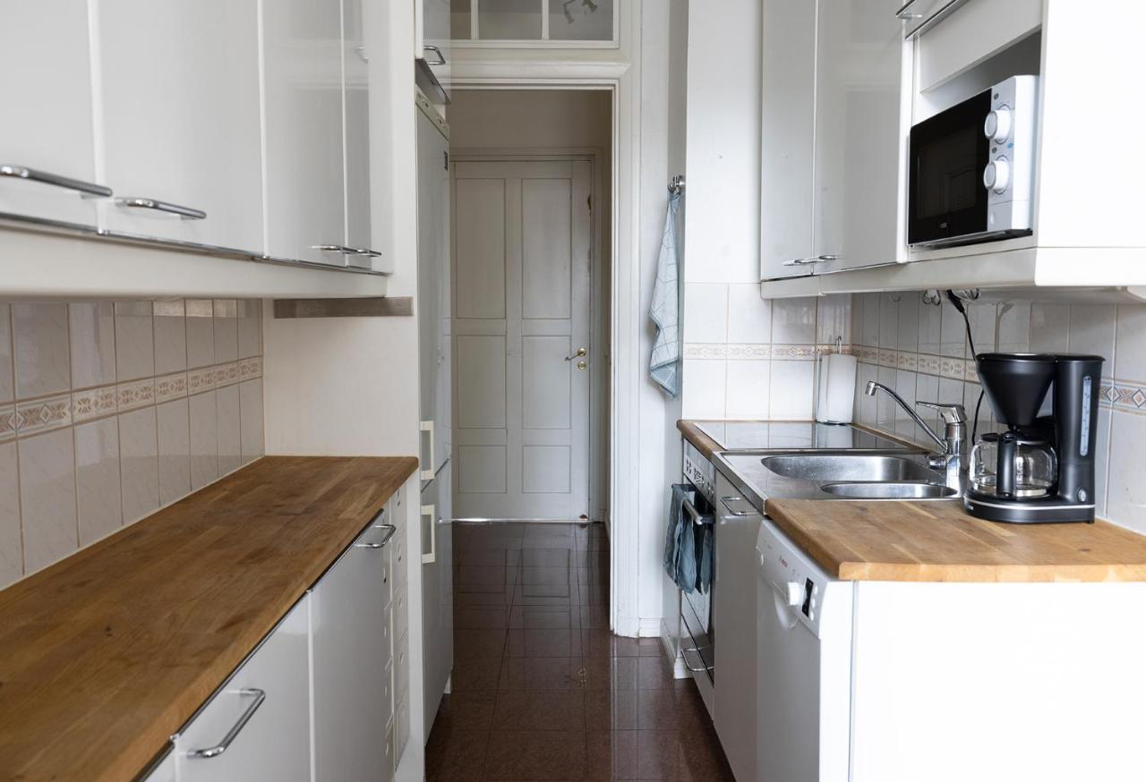 2Ndhomes City Center 2Br Apartment With Balcony And Sauna By Kaisaniemi Park Helsínquia Exterior foto